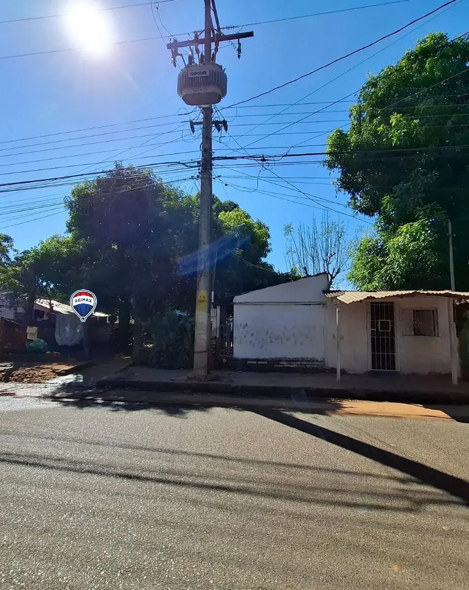 Terreno en Capiata con casa a demoler