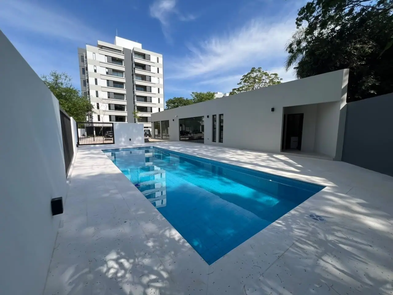 Departamento en alquiler c/ cochera en Laurelty