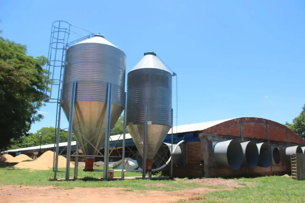 Hermosa Granja Avicola en Villeta con 2 Galpones para producción de carne