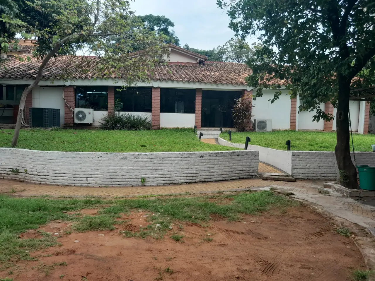 Exclusiva Residencia en Villa Morra en la Zona Más Prestigiosa.