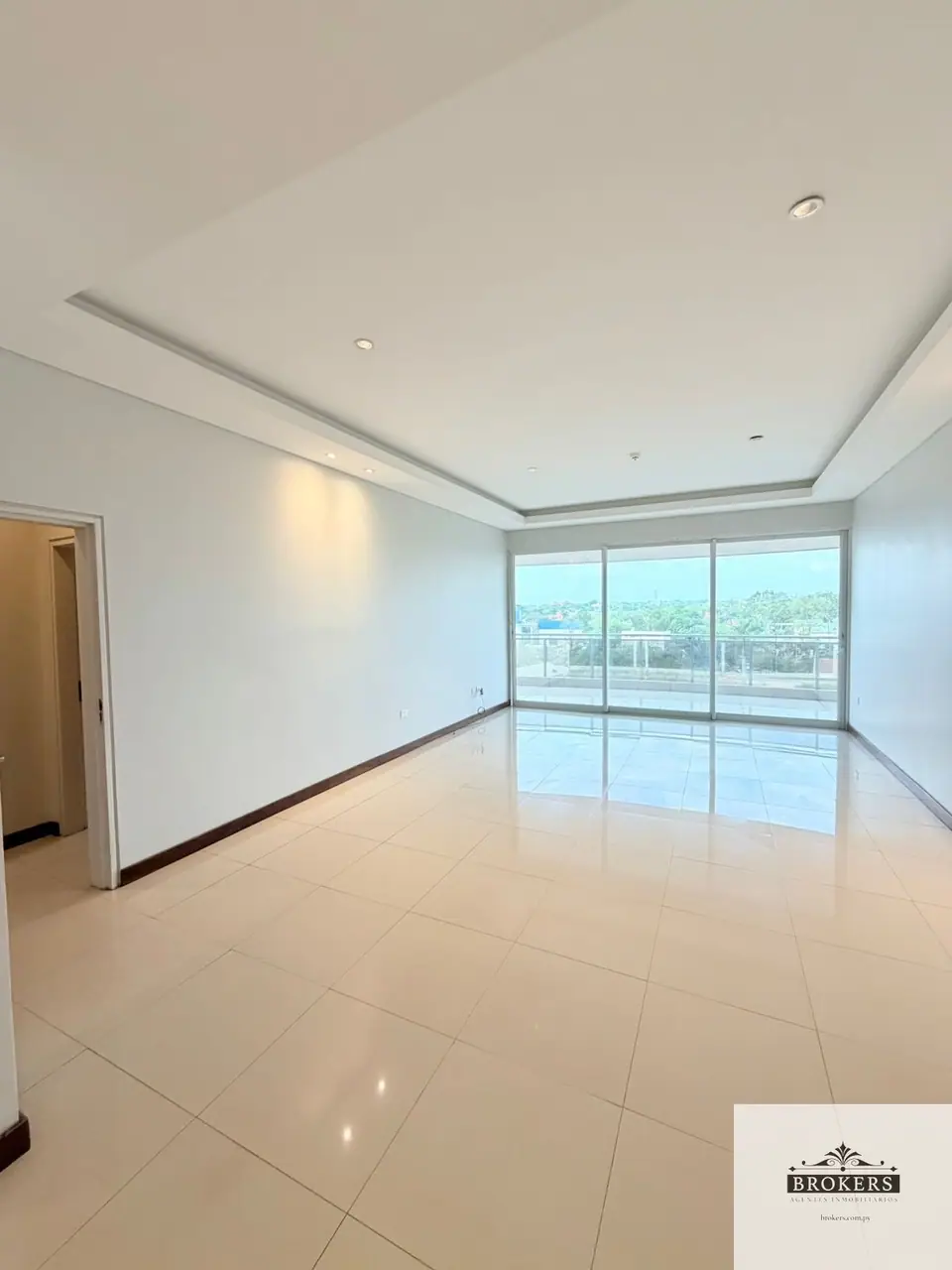 Alquilo Amplio Departamento de Tres Dormitorios En Suite En Villa Aurelia