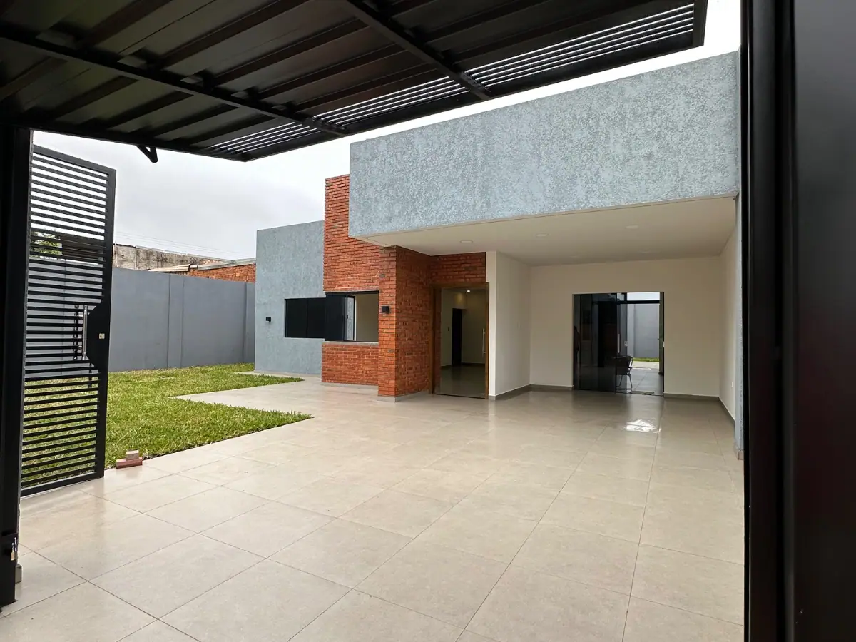 VENDO CASA A ESTRENAR en Presidente Franco