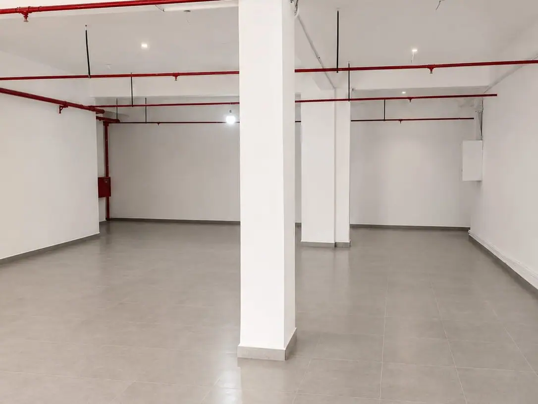 ALQUILO SALÓN COMERCIAL EN MBURICAO