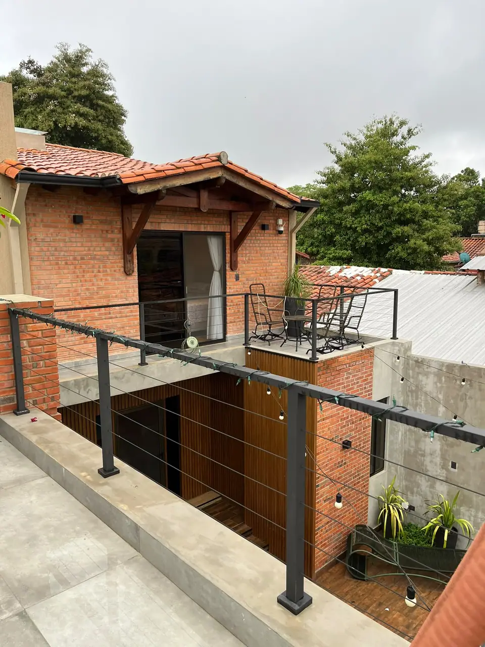VENDO RESIDENCIA MÍNIMALISTA SAN LORENZO ZONA SALENMA