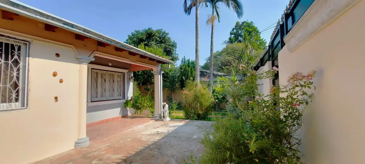 Casa con terreno de 360 m² en venta – Villa Industrial, San Lorenzo