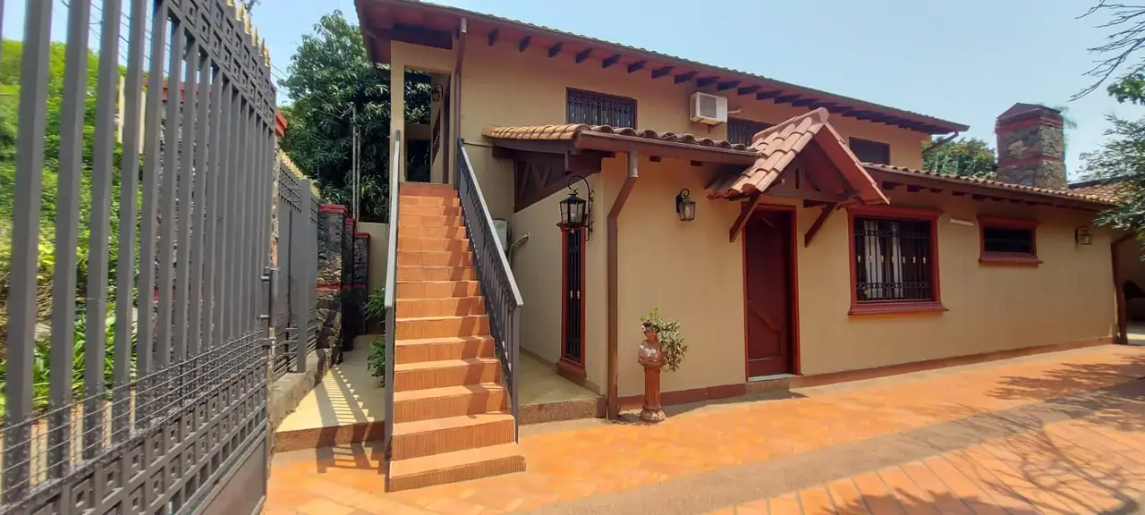 ¡Exclusiva Oportunidad! Residencia en San Lorenzo – Barrio San Isidro, Ybera.