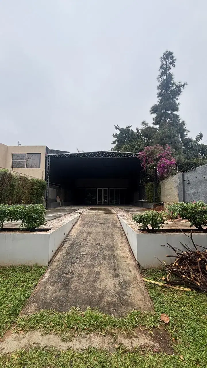 ALQUILO AMPLIO LOCAL EN VILLA MORRA
