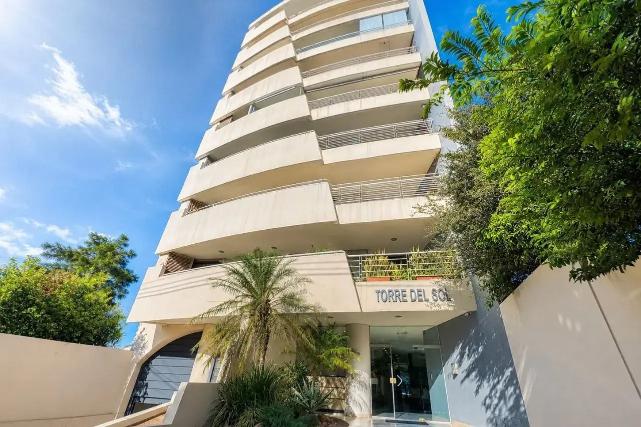 Edificio Torre del Sol - Departamento de tres dormitorios en suite en venta