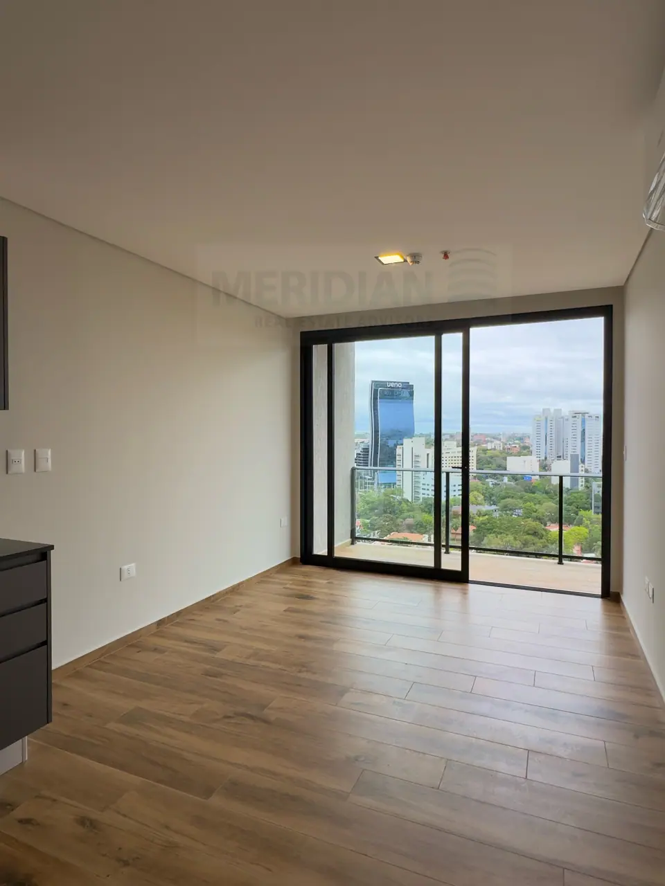 Departamento a ESTRENAR en venta zona Shopping Del Sol.
