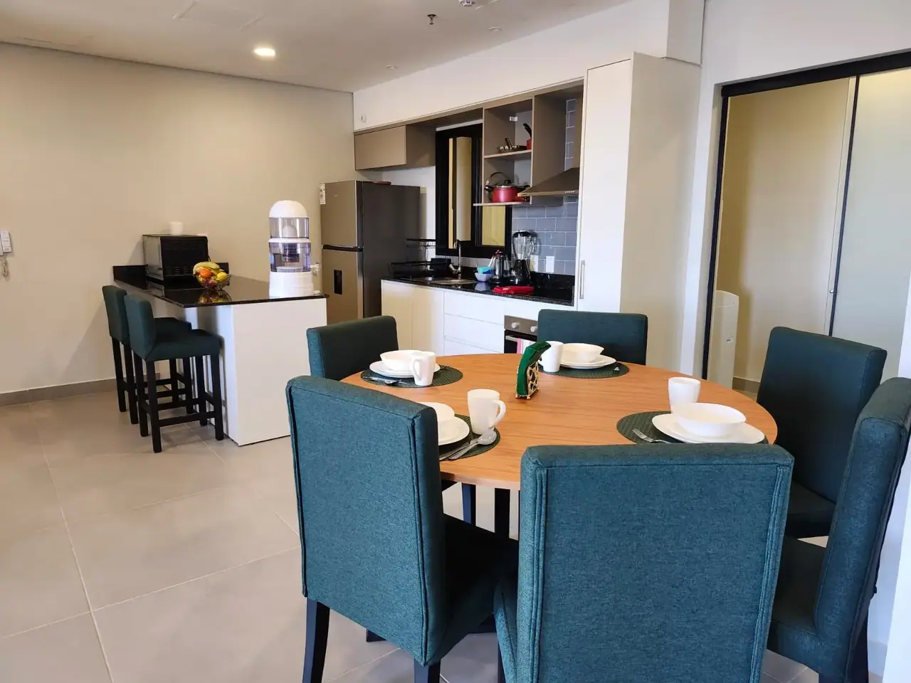 Amplio Apartamento de 2 Habitaciones en Alquiler, Totalmente Amueblado – Las Mercedes