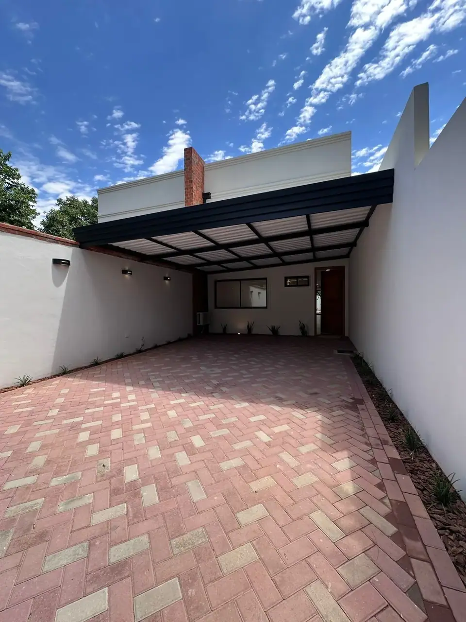 VENTA DUPLEX CON PISCINA A ESTRENAR , ESCRITORIO ZONA PLAZA MADERO LUQUE