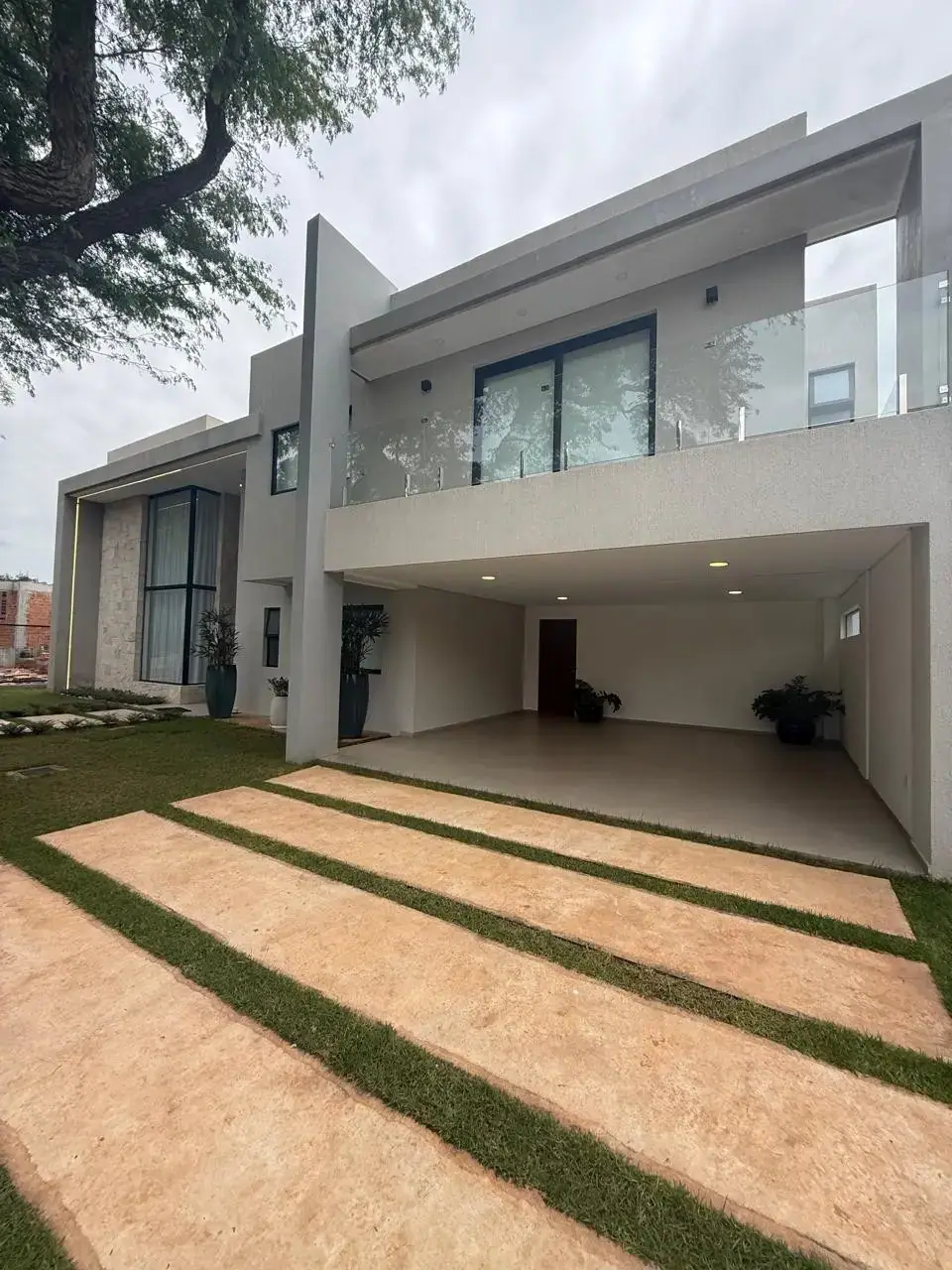 ALQUILO HERMOSA Y MODERNA CASA EN SURUBI'I