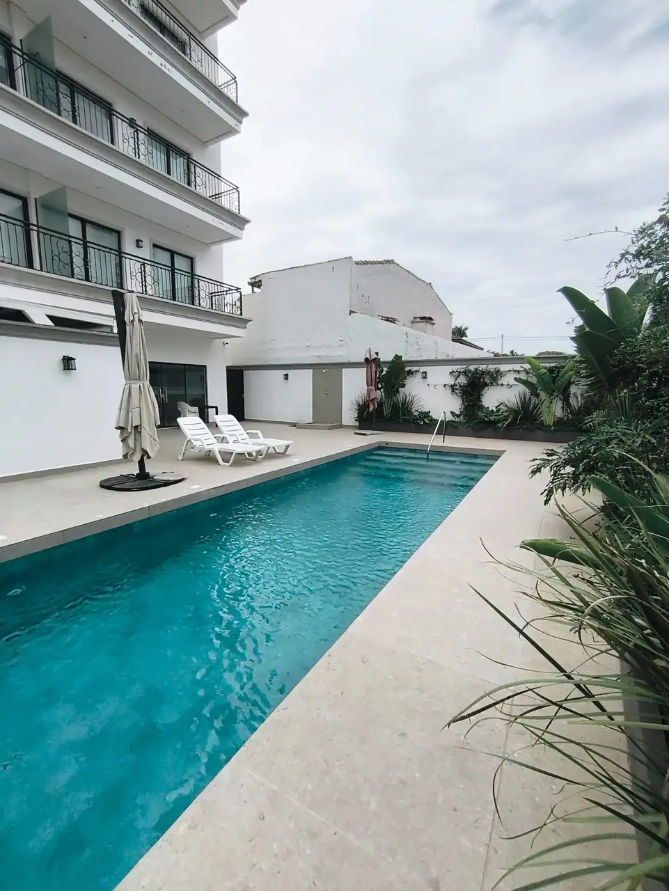 ALQUILER Depto Amoblado | 2 Dorm 80 m² | Edificio Emperador - Mburucuya