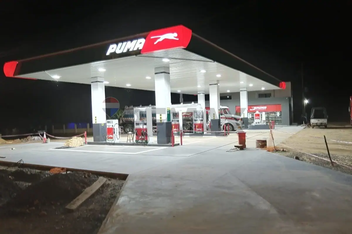 Inversión Oportuna: Estación en Caaguazú Inversión en Coronel Oviedo - Caaguazú Ruta PY 08 DR BLAS GARAY Ubic: https://maps.app.goo.gl/QX75B7QgeRcVK8cT9 Con una superficie total de 4000 m2 , que abarca tanto el tamaño del lote como el área construida
