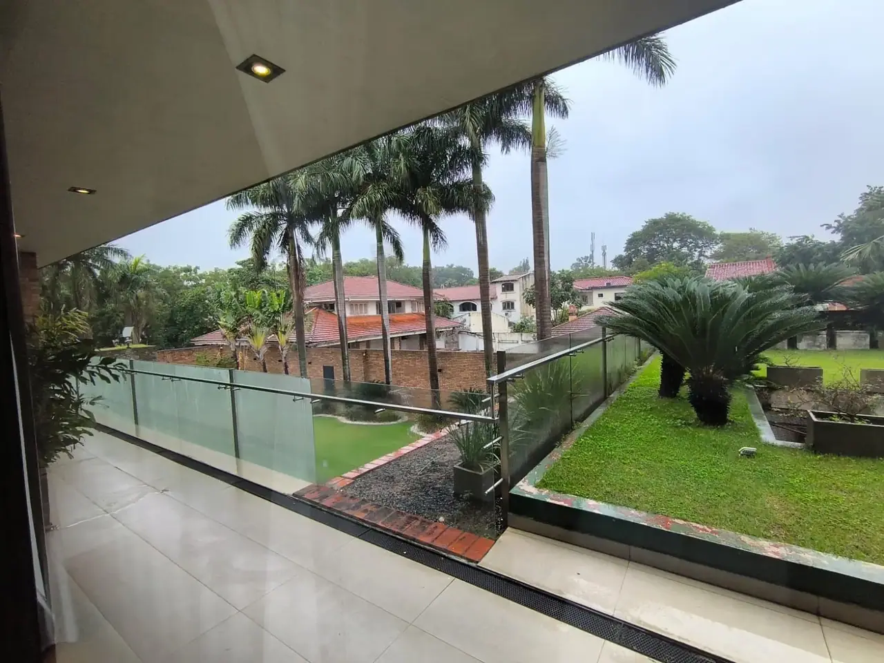 Residencia premium en alquiler en Villa Morra, ideal para embajadas o ejecutivos