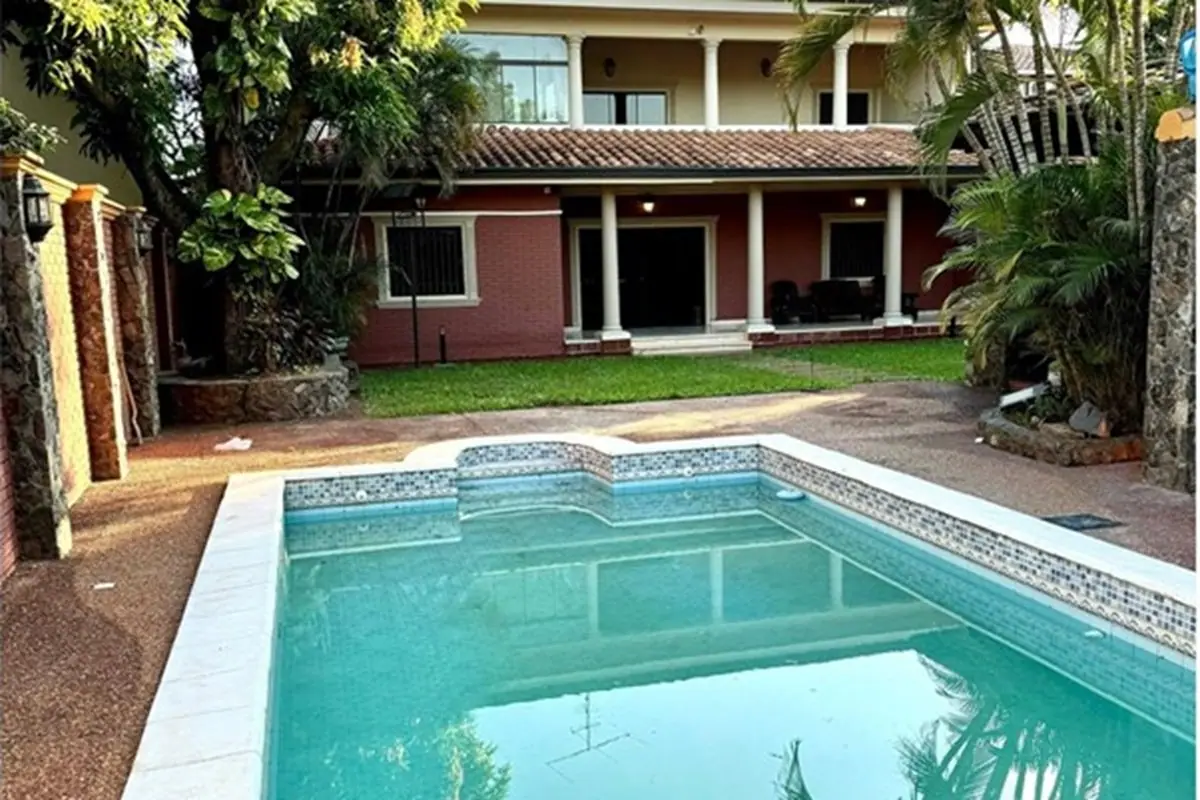 ALQUILO HERMOSA RESIDENCIA EN MBURICAÓ
