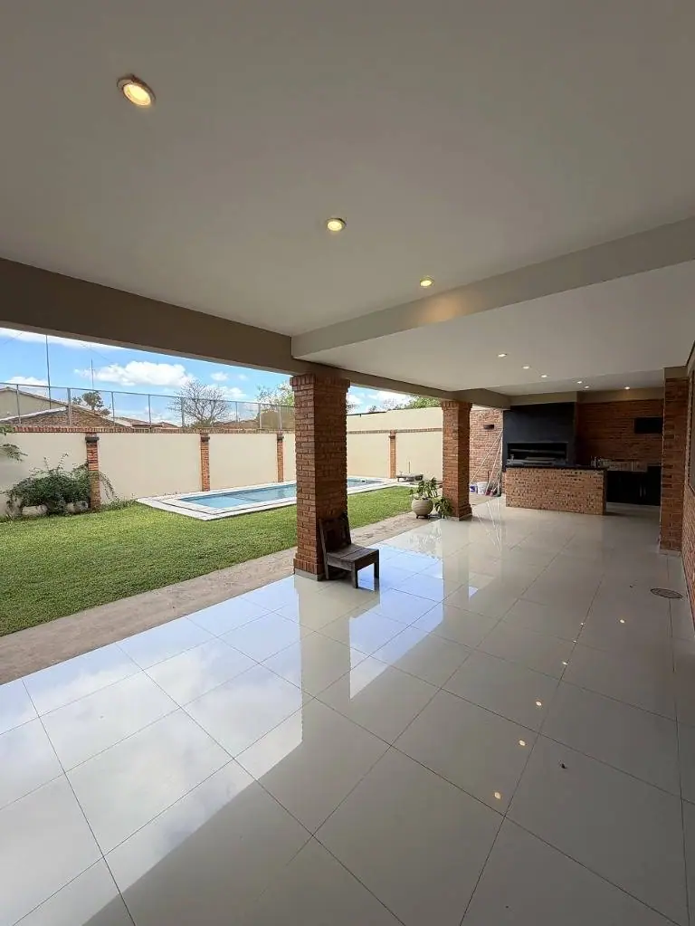 ALQUILO CASA DE 418M2 - VILLA AURELIA