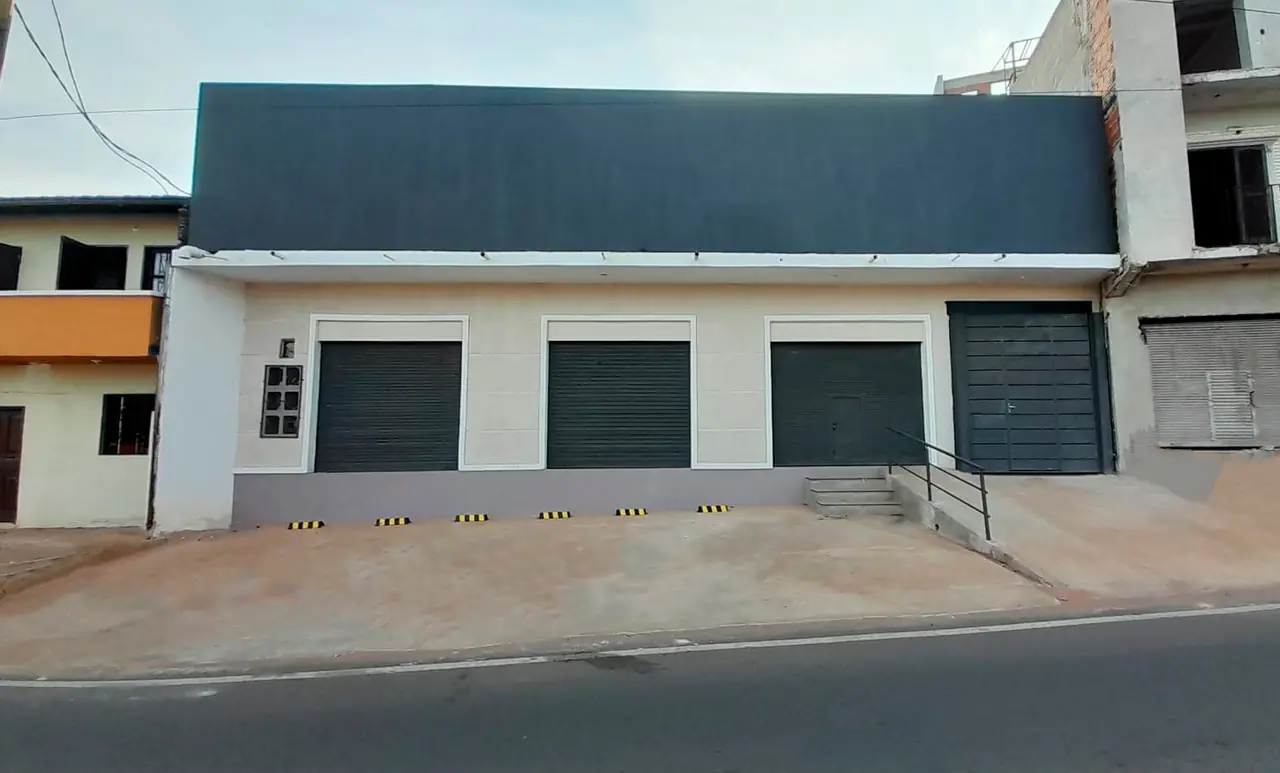 VENDO O ALQUILO SHOW ROOM EN ZONA 3 BOCAS