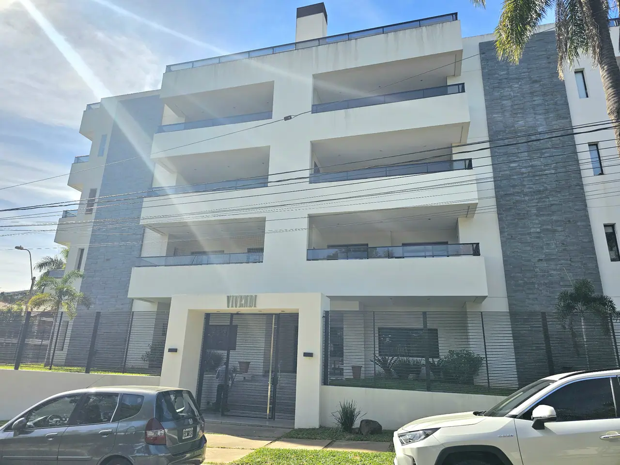 Alquiler Dpto. Amoblado Carmelitas 3 Habitaciones