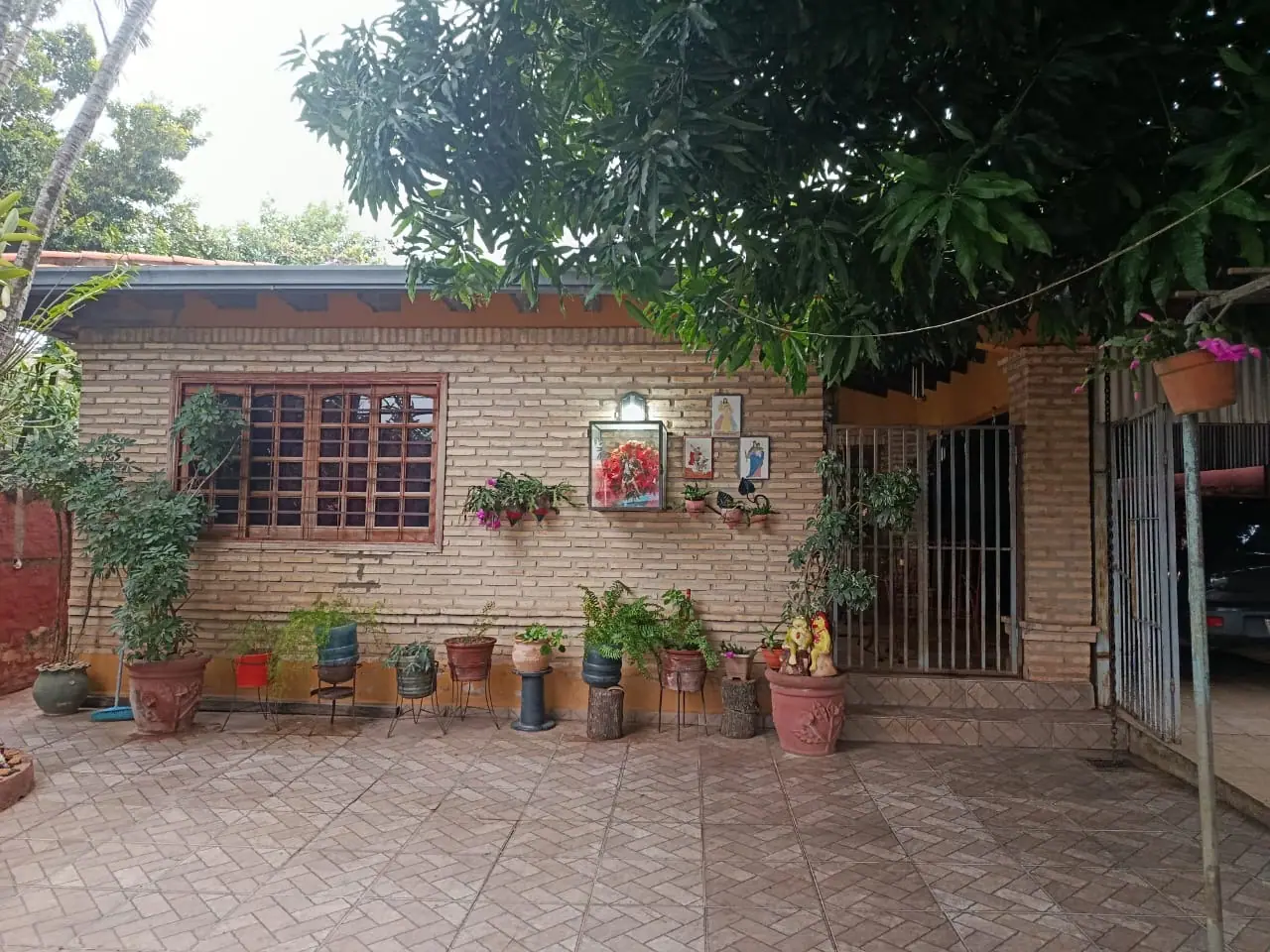 EN VENTA CASA EN N̈EMBY BARRIO VILLA DEL SUR