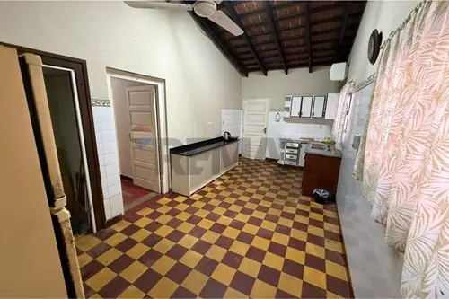 casa en alquiler en Encarnación