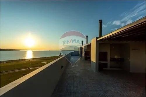 casa en venta en Encarnación