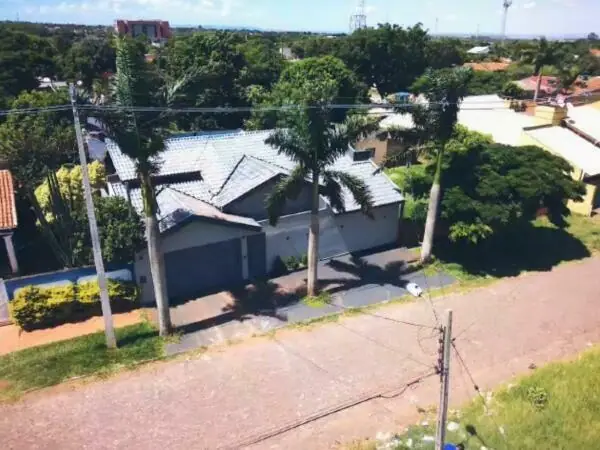 VENDO CASA EN PEDRO JUAN CABALLERO C/ PISCINA