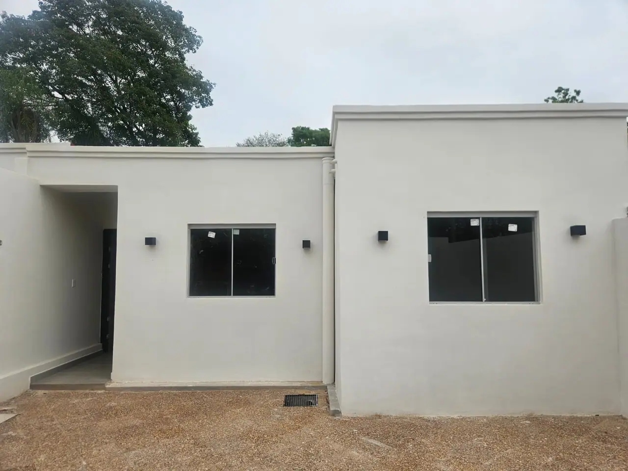 EN VENTA CHALET DE 2 DORMITORIOS ZONA DETRAS DE AEROPUERTO, BARRIO AREKAJA M.R.A