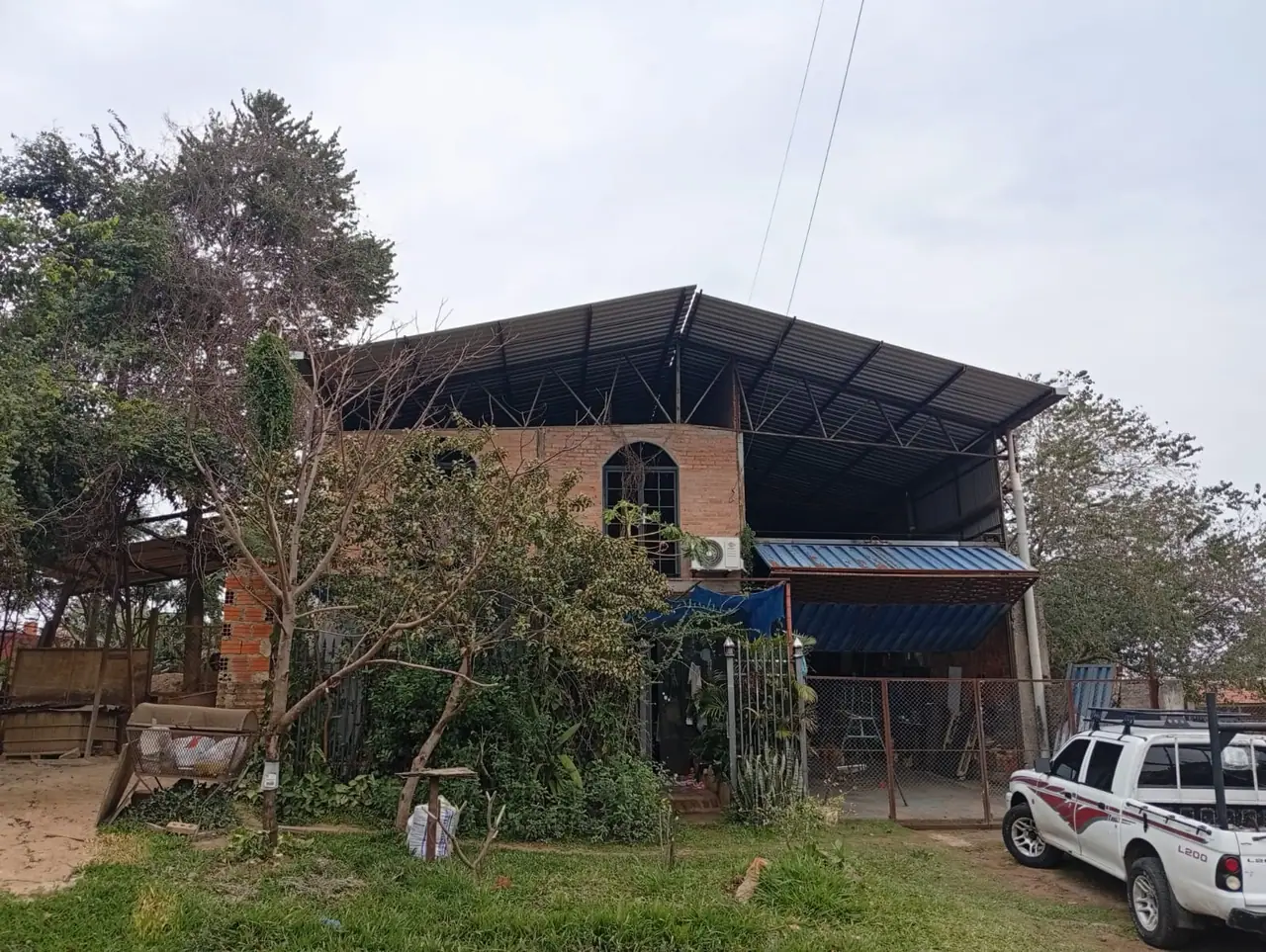 Tinglado En ñemby A 6 Cuadras De Acceso Sur – Con Oficinas Y Energ. Trifásica