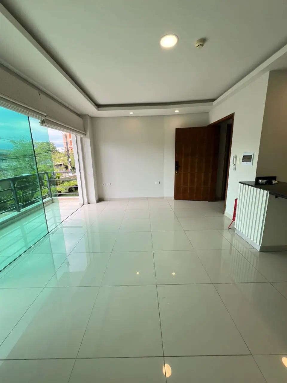ALQUILO AMPLIO DEPARTAMENTO DE 1 DORMITORIO ZONA AV SANTÍSIMA TRINIDAD.