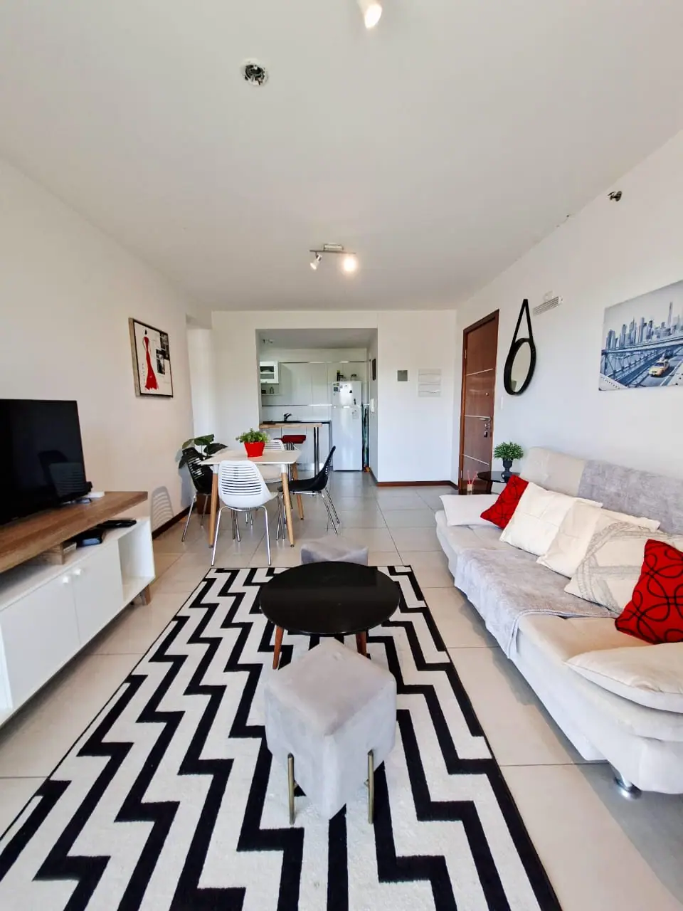 Departamento en Alquiler de 1 habitacion amoblado, Zona Shopping del Sol.