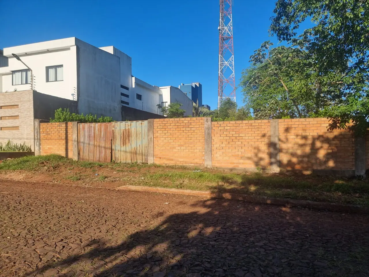 Vendo Terreno De Gran Dimension En Barrio Boqueron 2. Ref Pt