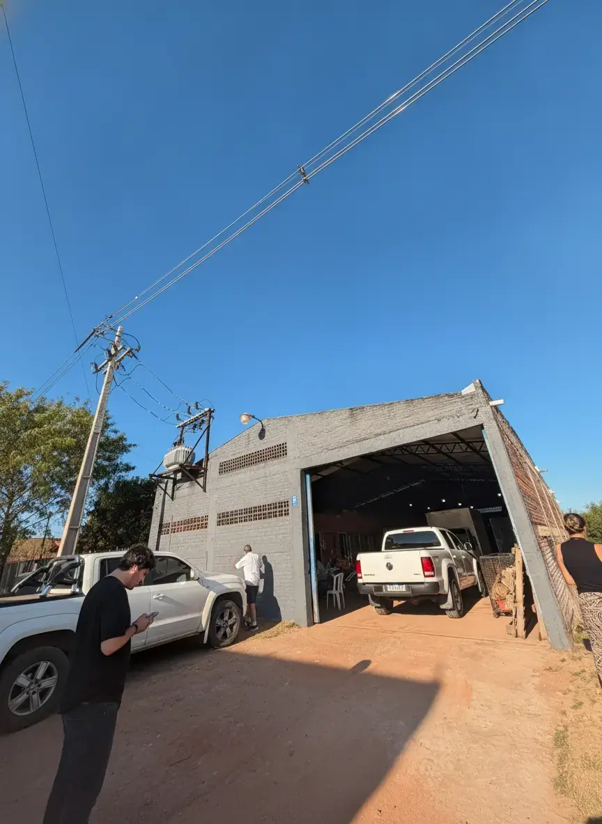 Vendo Tinglado Industrial Funcional en Limpio, Paraguay - Ideal para Almacenamiento y Producción