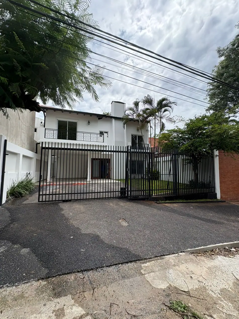 Alquilo Hermosa Residencia Con 4dorm, Bo.mburicao.